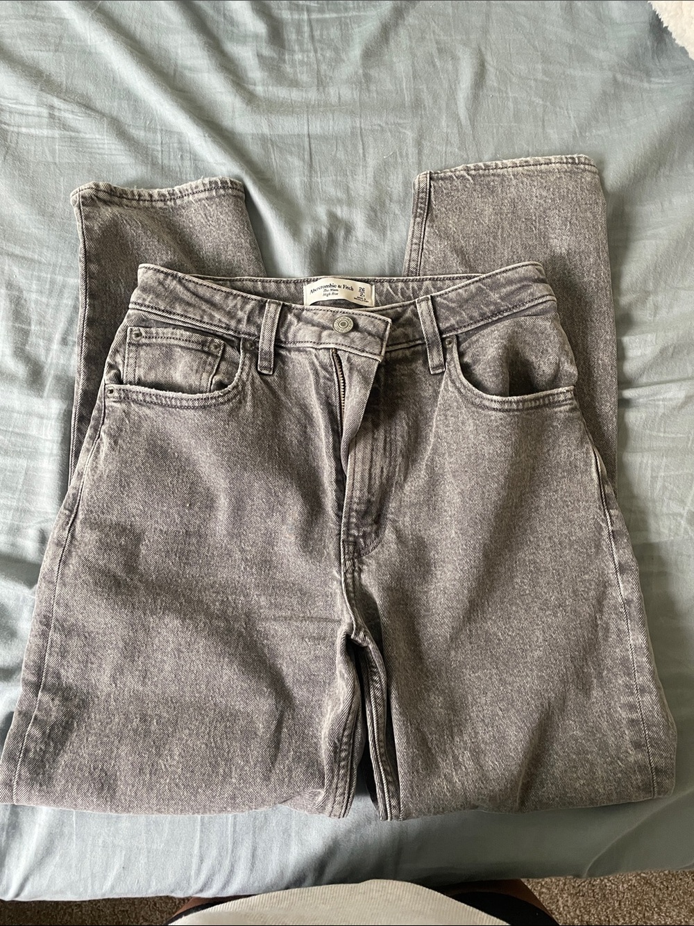 Abercrombie & Fitch The Mom High Rise grey Jean size 26